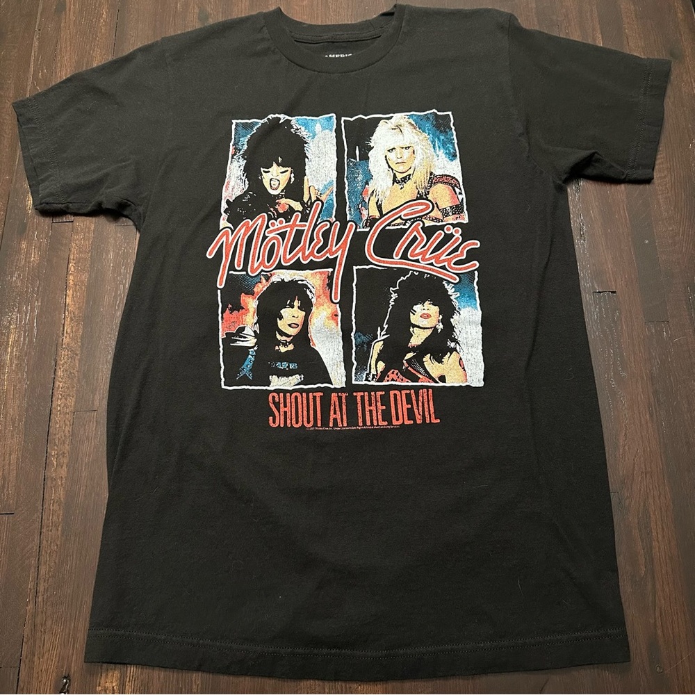 Motley Crue - Black Graphic T-Shirt